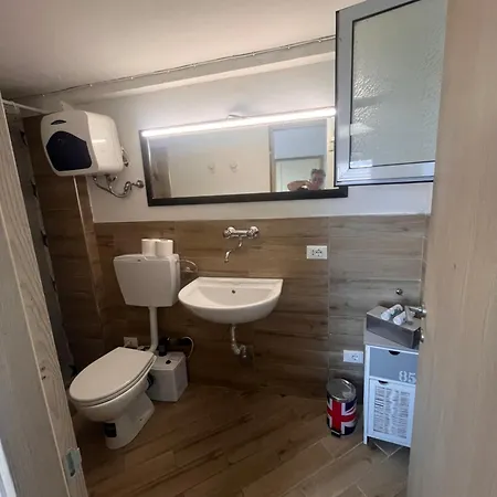 Singola Con Bagno Privato * Andora